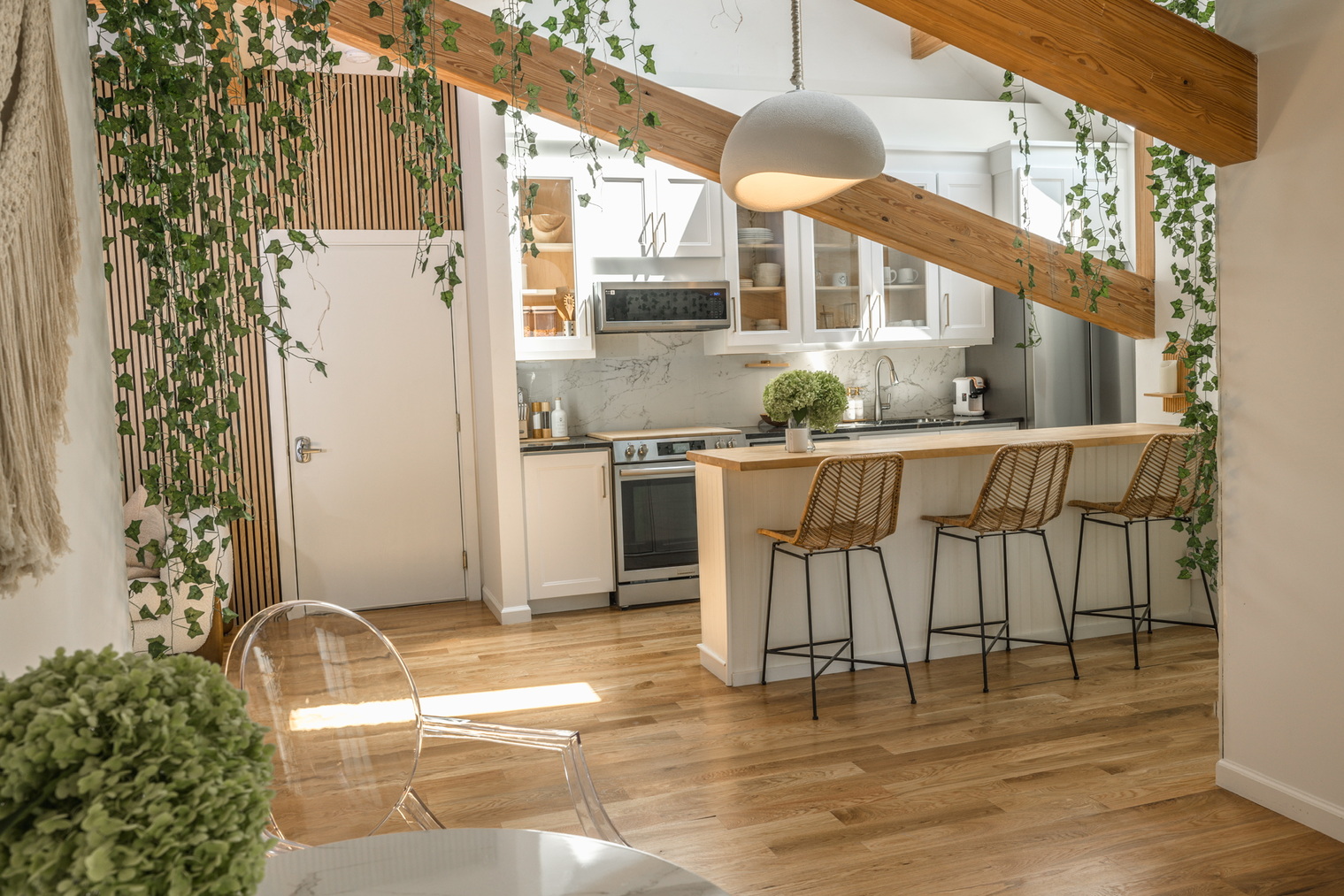 Kitchen and wood beams at The Treehouse